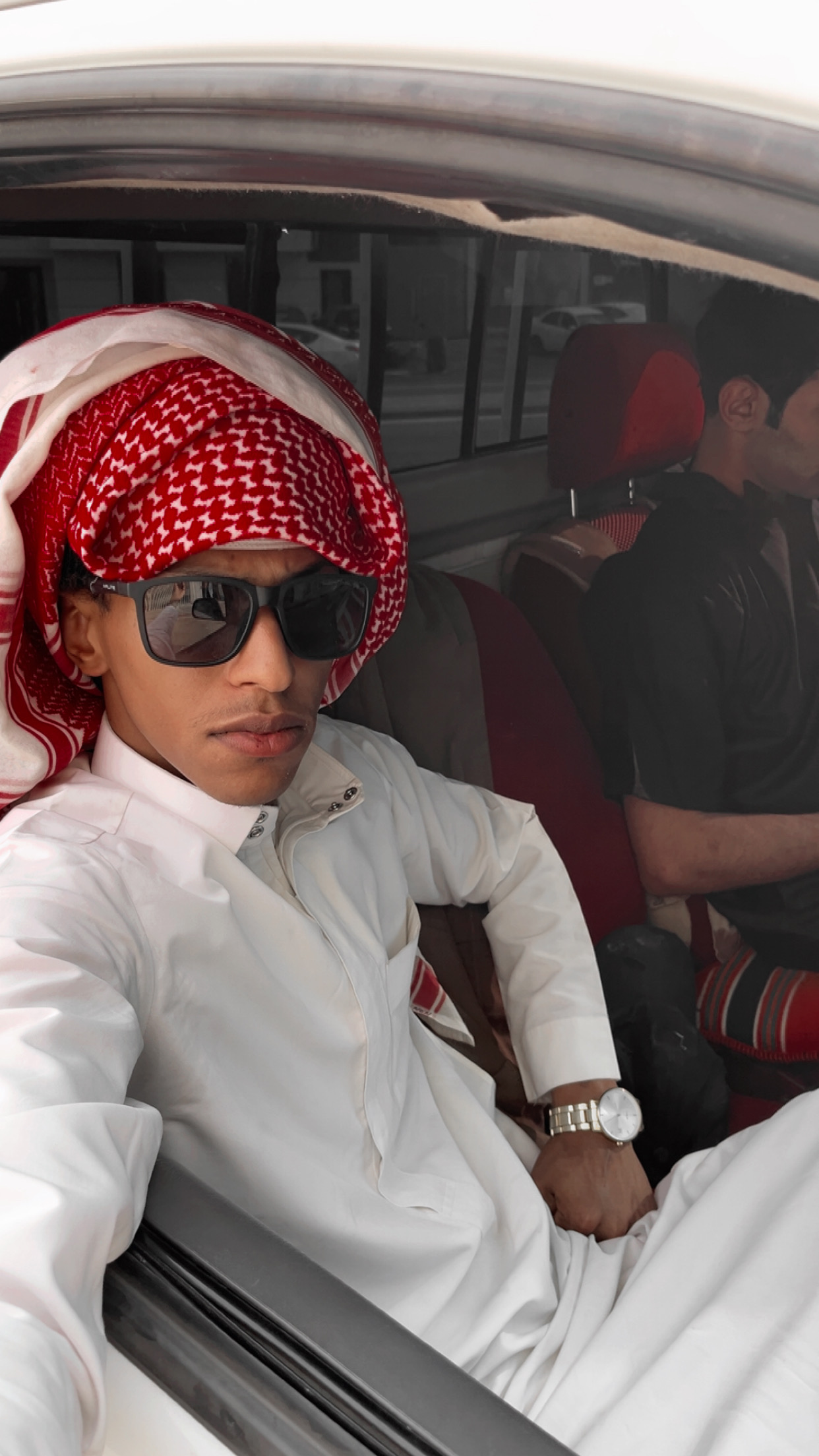 عادل